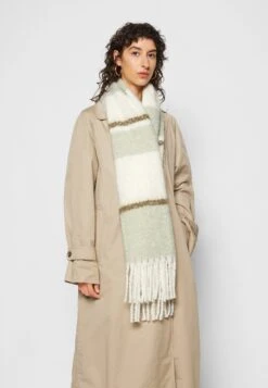 Even&Odd Sjaal - Green/White 11 Even&Odd Sjaal - Green/White -Even&Odd 05498f1e32b44f71b5ceb16e5744a907