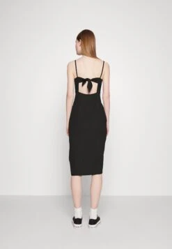 Even&Odd Eo-Ss23-C144-Sj / Strappy V Neck Knot Front Waist Midi Dress / 302 - Red - Jurk - 802 - Black -Even&Odd 30e609e54d124948acd48e2e41c8cda1