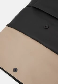 Even&Odd Rugzak - 802 - Black_704 - Beige 11 Even&Odd Rugzak - 802 - Black_704 - Beige -Even&Odd 5b51eeeb7eaa4ee7bf92e9da7692699e