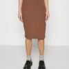 Pencil Skirt With Slit - Kokerrok - Brown