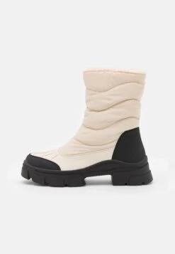 Snowboots- Off-White -Even&Odd 743f577061eb45cc8974f3c247804379