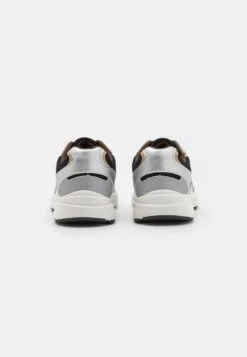 Even&Odd Sneakers Laag - Brown -Even&Odd 906957801f194fdab48529a96999945d