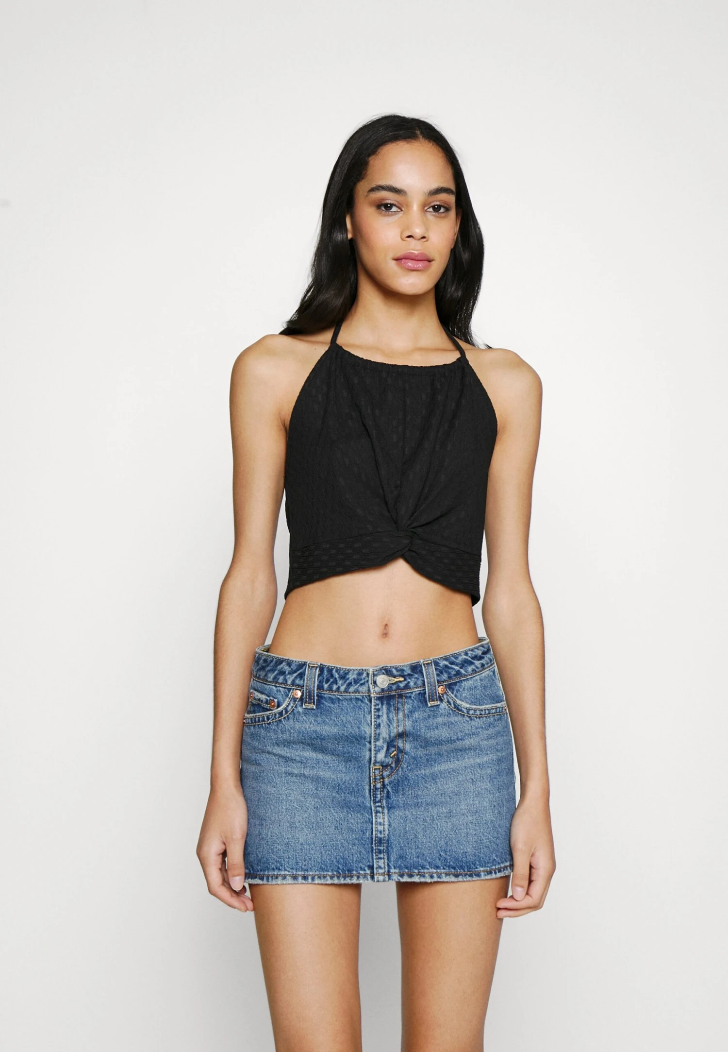Even&Odd Wrinkle Halter- Top - Black 3 Even&Odd Wrinkle Halter- Top - Black