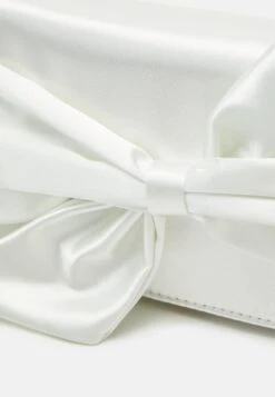 Even&Odd Clutch - Off-White -Even&Odd 9bcf0f7aa1a7420fa7d21a8ad6495d8d