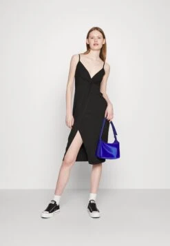 Even&Odd Eo-Ss23-C144-Sj / Strappy V Neck Knot Front Waist Midi Dress / 302 - Red - Jurk - 802 - Black -Even&Odd cf589921f8ab491c9bc94a76f19c14d1