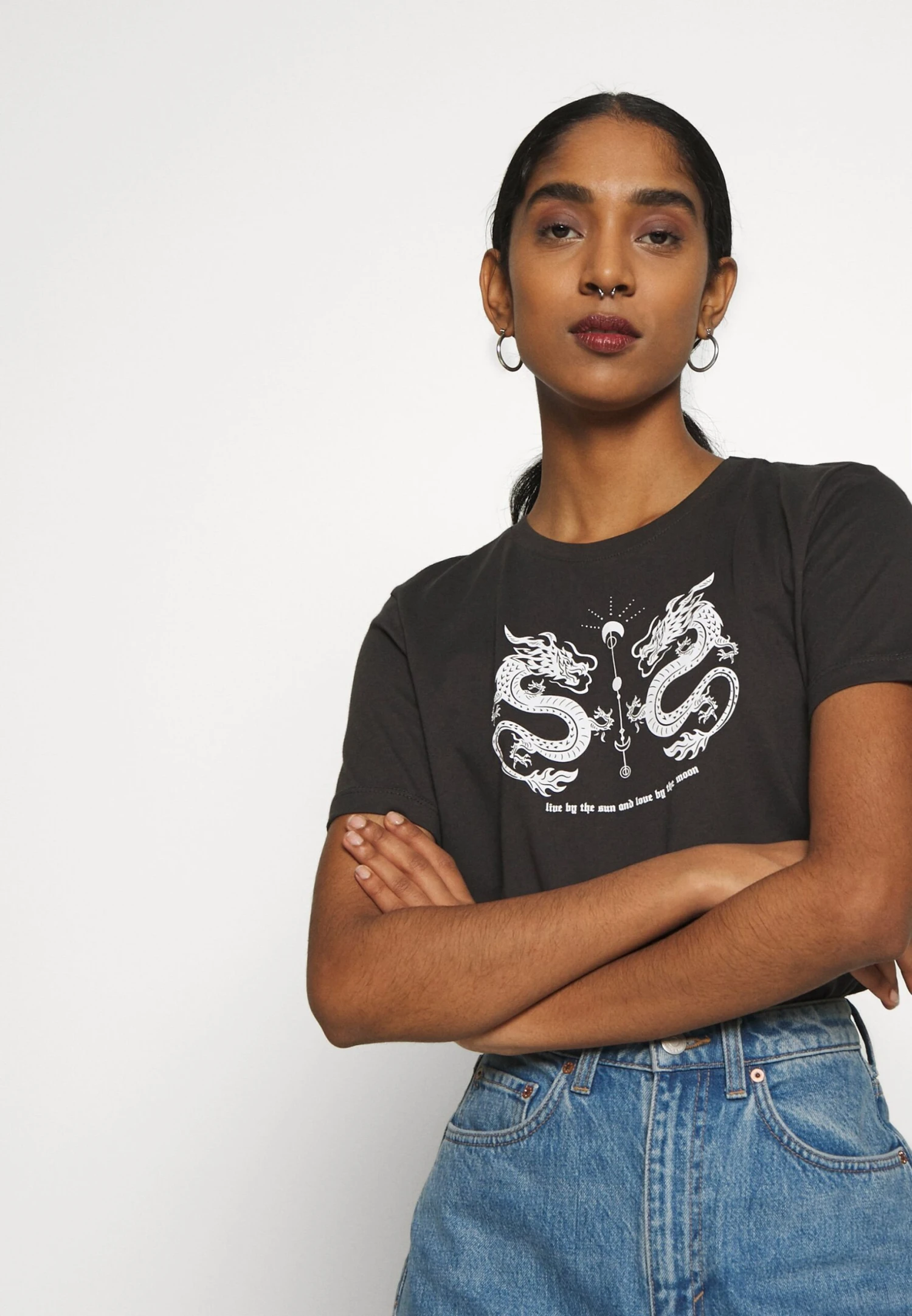 Even&Odd Hattie Mirrored Dragons Tee - T-Shirt Print - 801 - Anthracite 6 Even&Odd Hattie Mirrored Dragons Tee - T-Shirt Print - 801 - Anthracite - Afbeelding 4